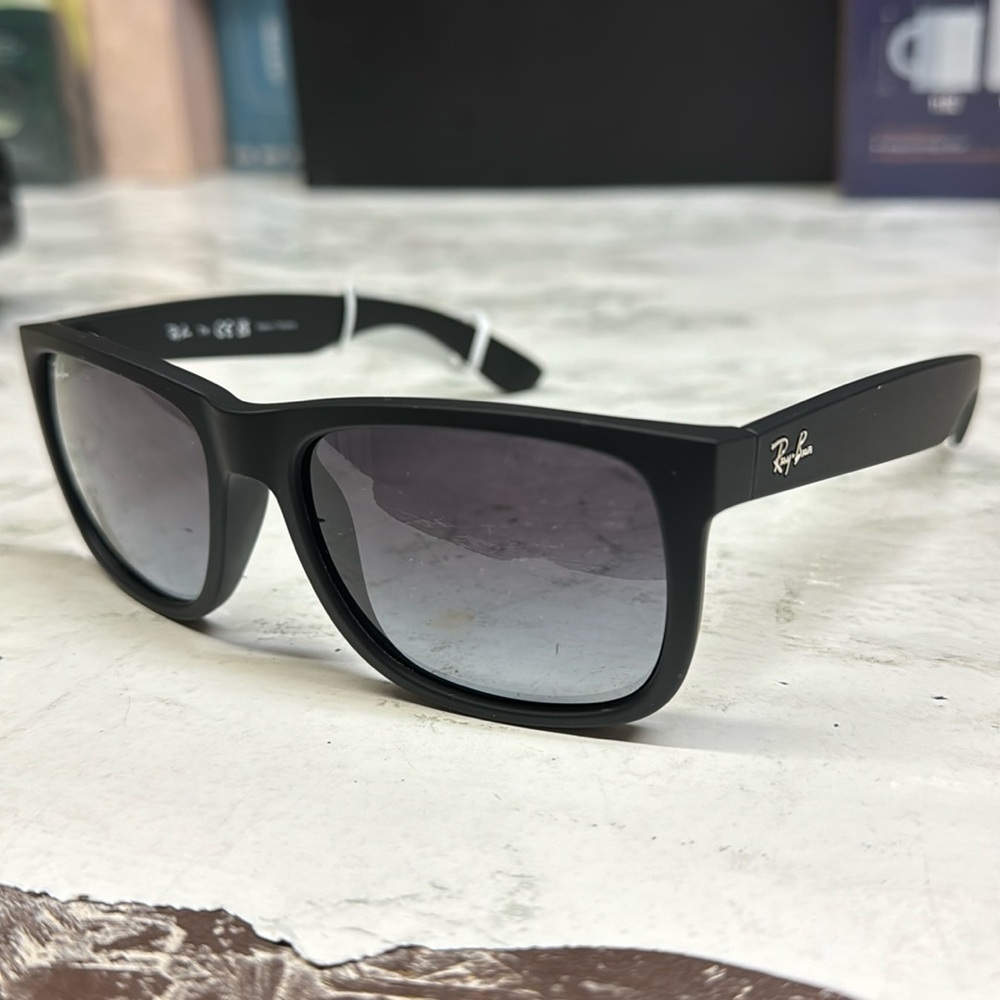 Ray-Ban Justin 601/8G Rubber Black/Light Grey Gradient Dark 54-16